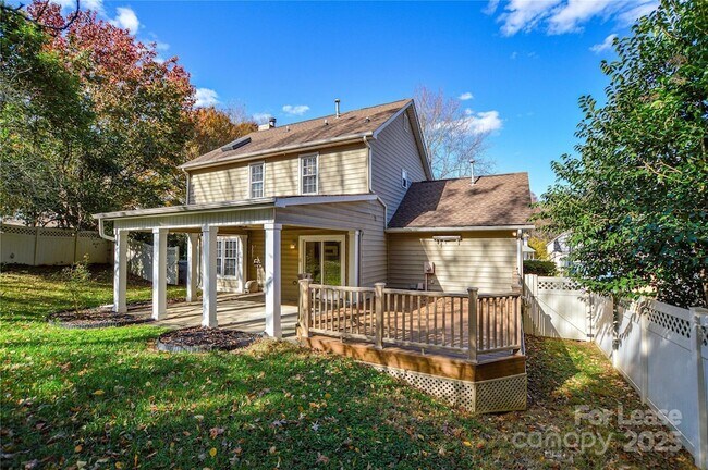 Building Photo - 3500 Rosedown Dr