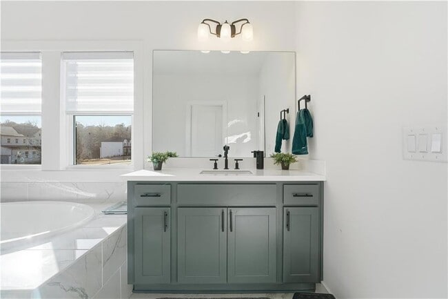 Building Photo - 415 Oakleigh Ave