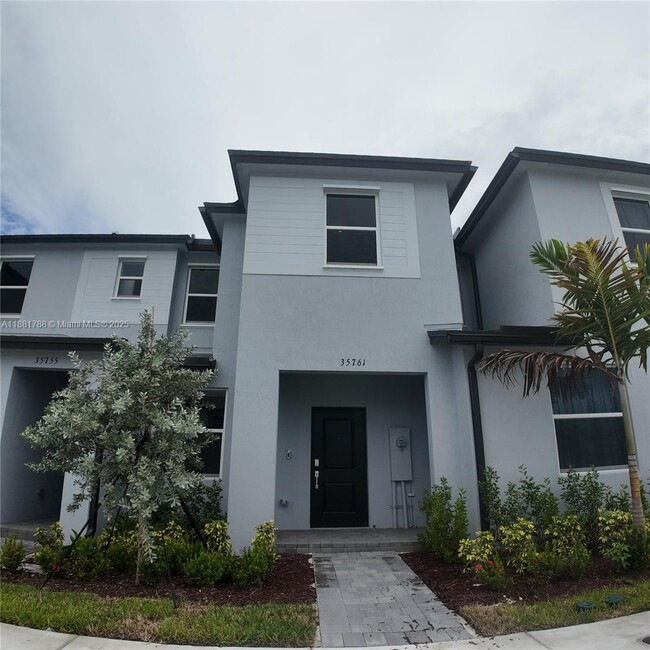 Building Photo - 35761 SW 178th Ct
