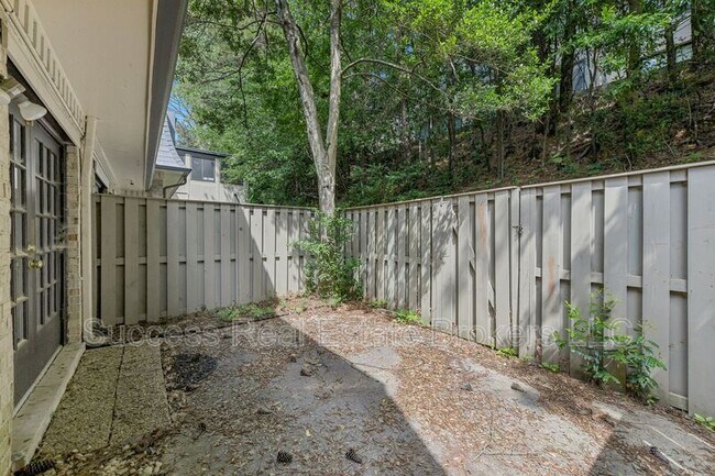Building Photo - 98 La Rue Pl NW