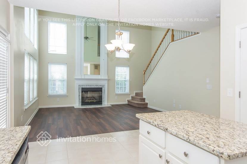 Building Photo - 15832 Hollingbourne Rd