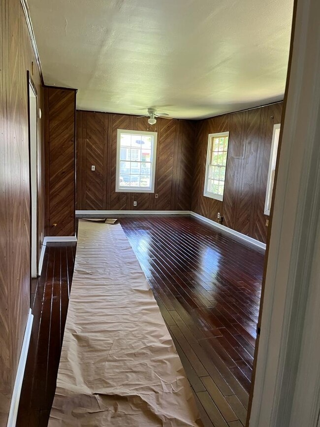 Building Photo - 22 E Lutcher Ave