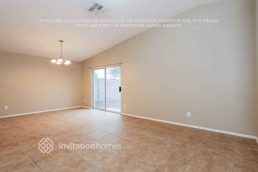 Building Photo - 5409 S 7th Dr