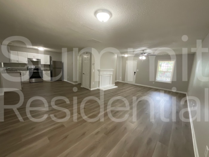 Building Photo - 7189 Ravenwood Ln