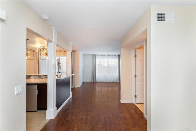 Building Photo - 1640 Maple Dr