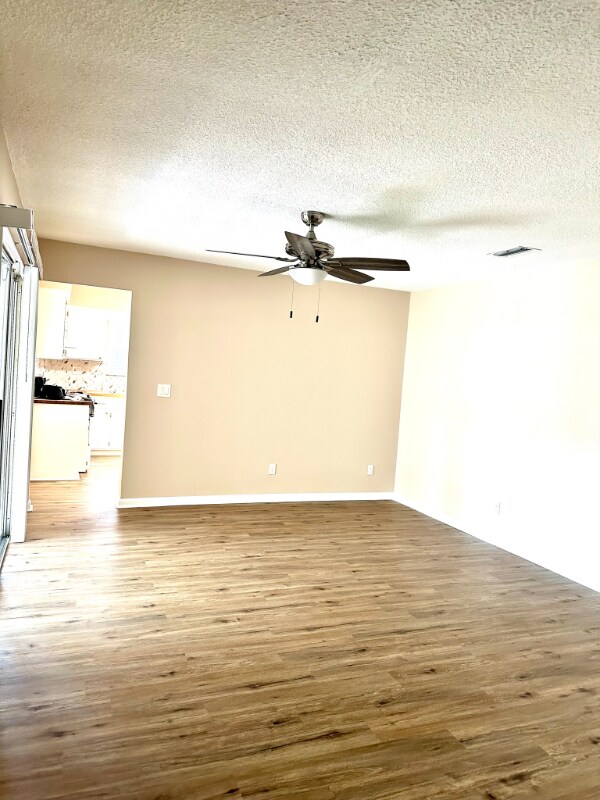 Building Photo - 261 Dillon Dr
