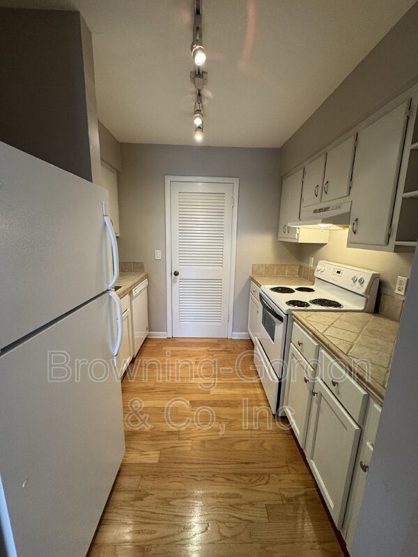 Building Photo - 363 Summit Ridge Cir