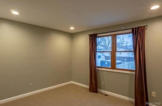 Building Photo - 4022 Hazelett Dr