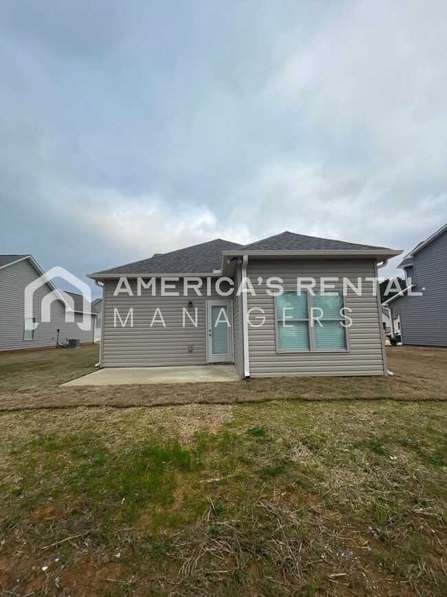 Building Photo - Home for Rent in Oak Grove, AL!!! Available to View Now!