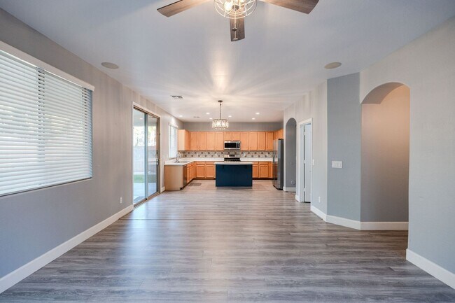 Building Photo - $3,500 For Lease Starting June 1, 2026 4 beds-2.5 Baths 2,421 Sq. Ft.  Amazing Gilbert 85298 Home...