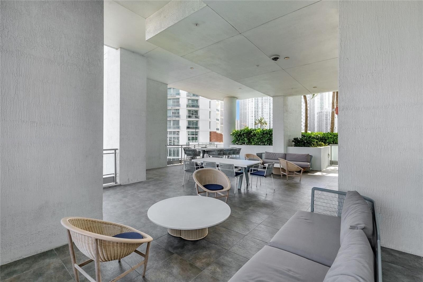 Building Photo - 90 SW 3rd St