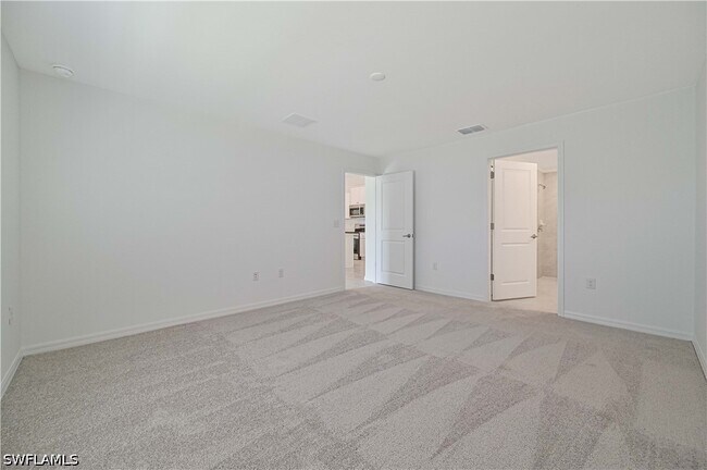 Building Photo - 2901 SW 18th Pl