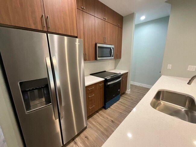 Building Photo - 820 Paddleboard Ct