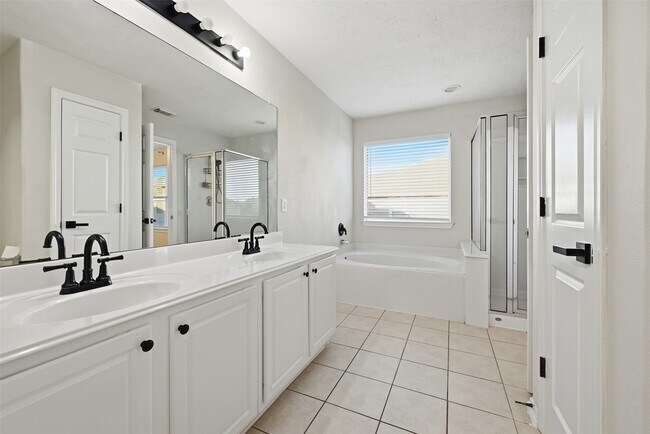 Building Photo - 6058 Shelbourne Park Ln