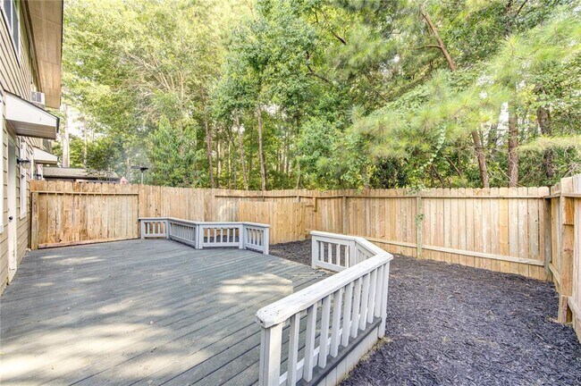 Building Photo - 15 Ledgestone Pl