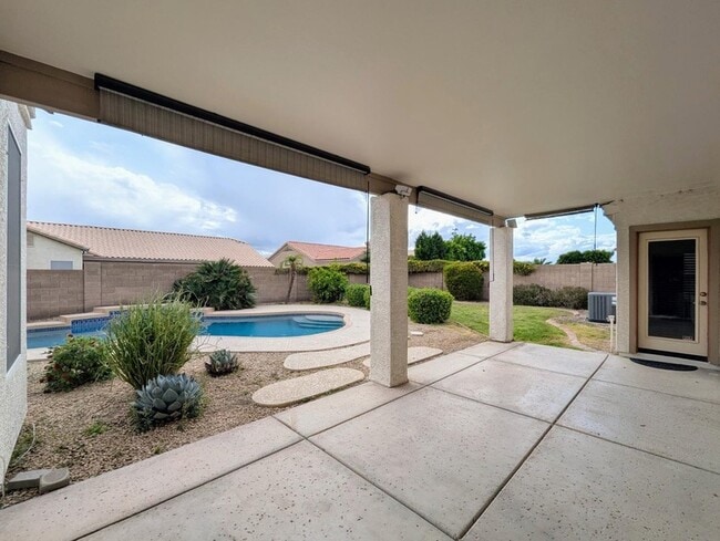 Building Photo - 12417 W Encanto Blvd