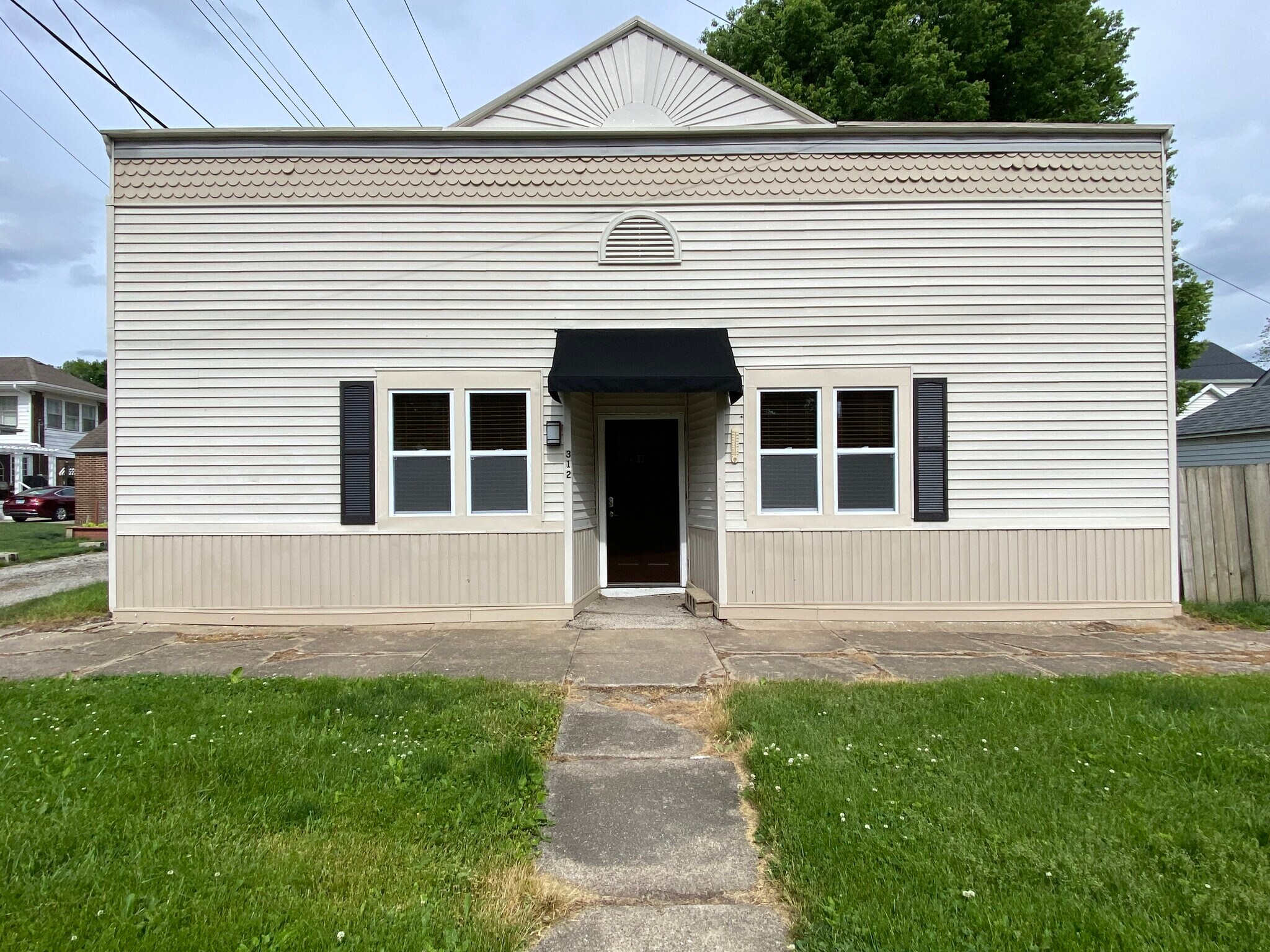 Building Photo - 312 S 13th St