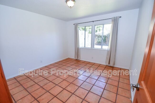 Building Photo - 298 Glenwood Ave