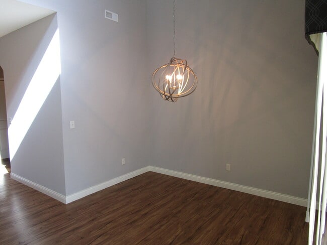 Building Photo - 2420 Boulder Springs Dr