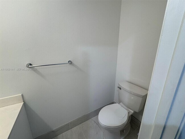 Building Photo - 4273 Fox Ridge Dr