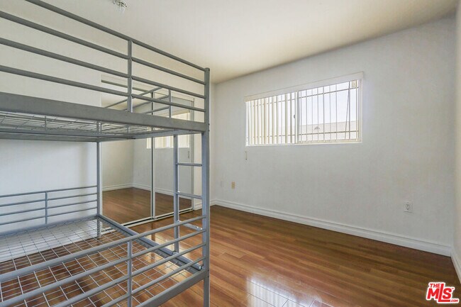 Building Photo - 1559 W 207th St