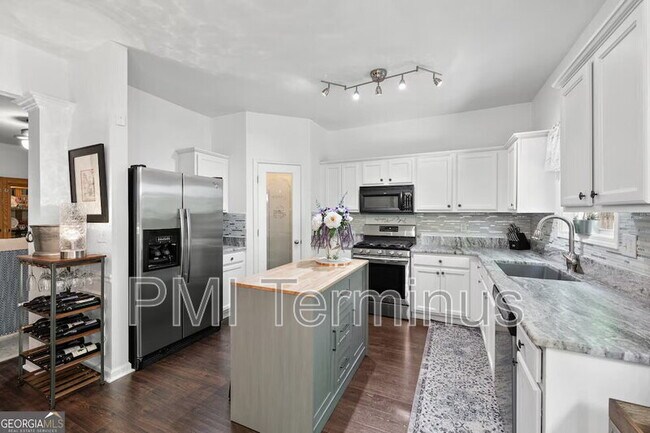 Building Photo - 1914 Lakeshore Overlook Cir NW