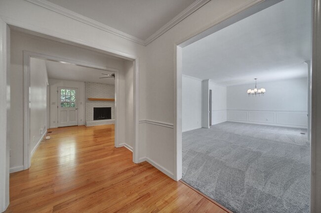 Building Photo - Charming Matthews Home for Rent!