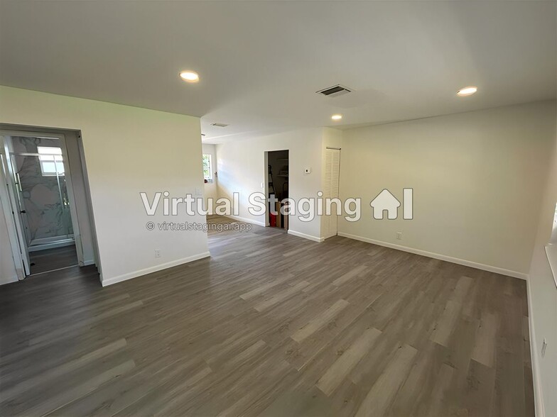 Building Photo - 800 SW 30th St