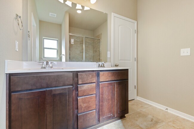 Building Photo - 623 Parkfield Ln