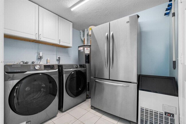 Building Photo - 311 N Surf Rd