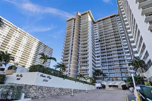 Building Photo - 2030 S Ocean Dr