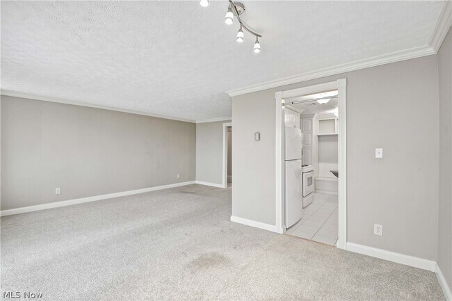 Building Photo - 12900 Lake Ave