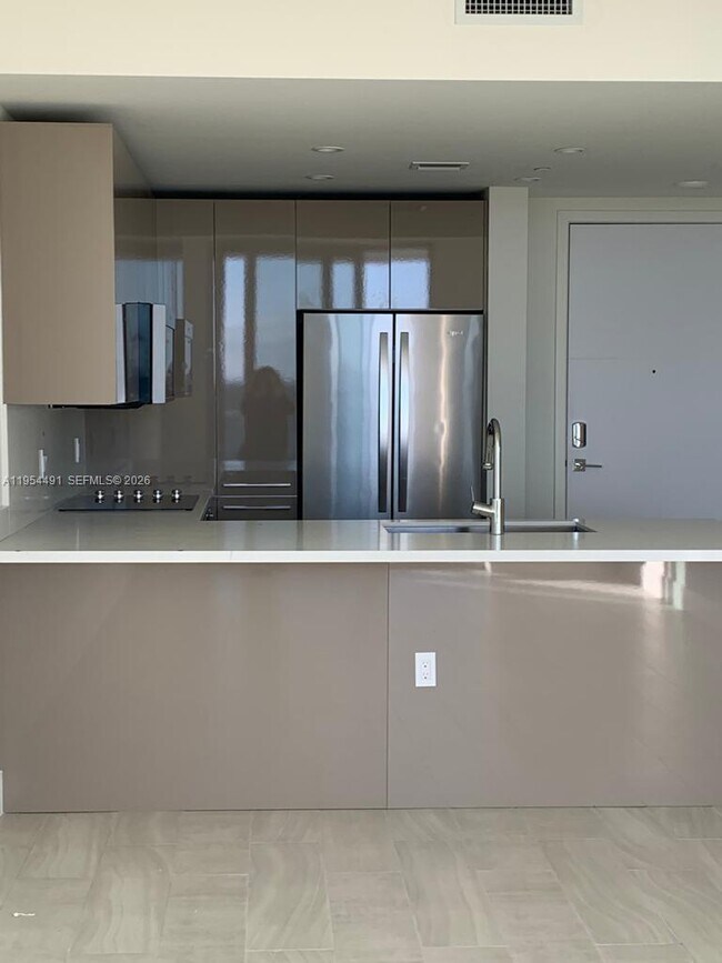 Building Photo - 2000 Metropica Wy