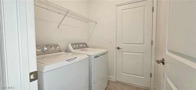Building Photo - 20697 Hazelnut Ct