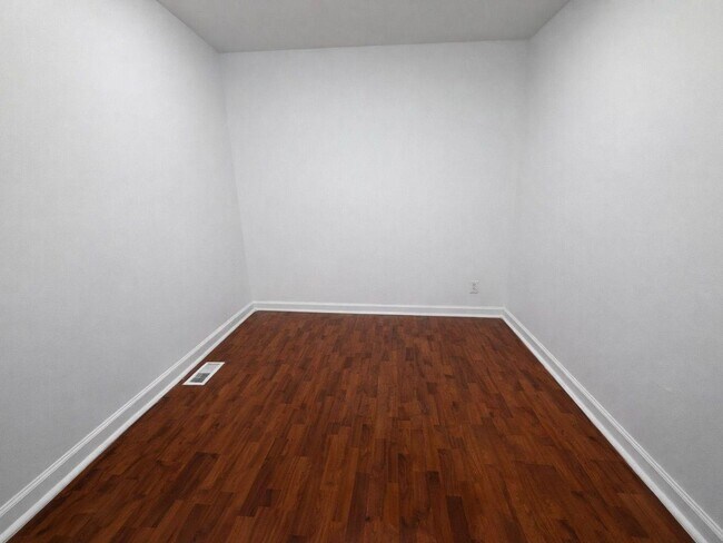 Building Photo - 2 Bedroom Single Family Home w/ Private Fenced Yard | Point Breeze