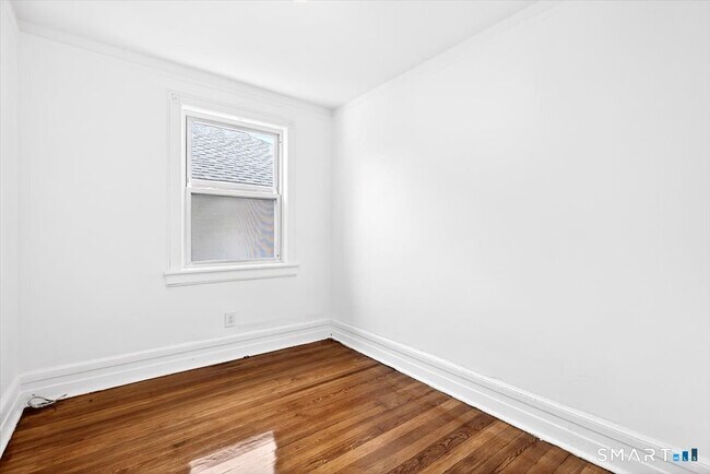 Building Photo - 408 East Ave