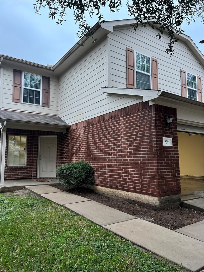 Building Photo - 839 Westwood Glen Ln