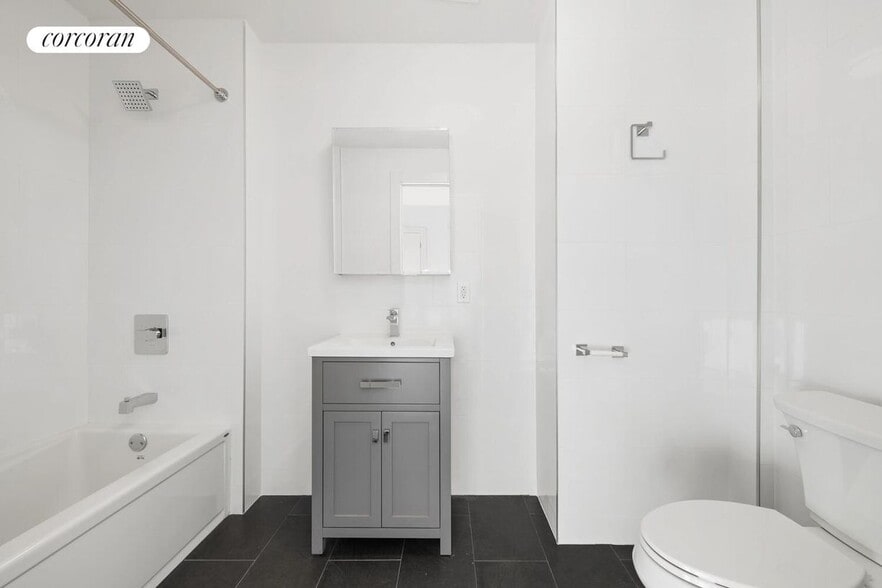 Building Photo - 2010 Ocean Ave