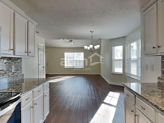 Building Photo - 626 Mable Dr