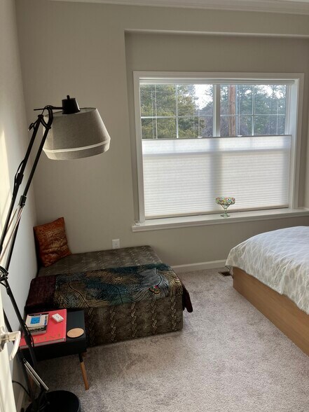 Building Photo - 407 6th St