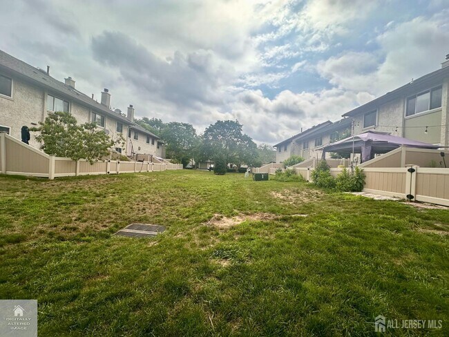Building Photo - 163 Thoreau Dr