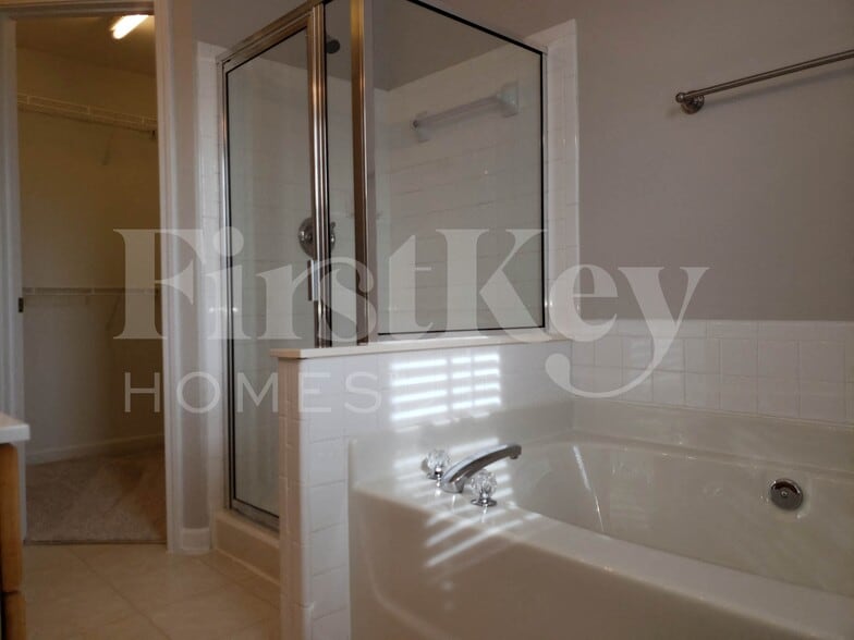 Building Photo - 6632 Courtland St