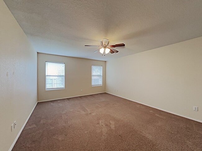 Building Photo - 724 Poncho Ln