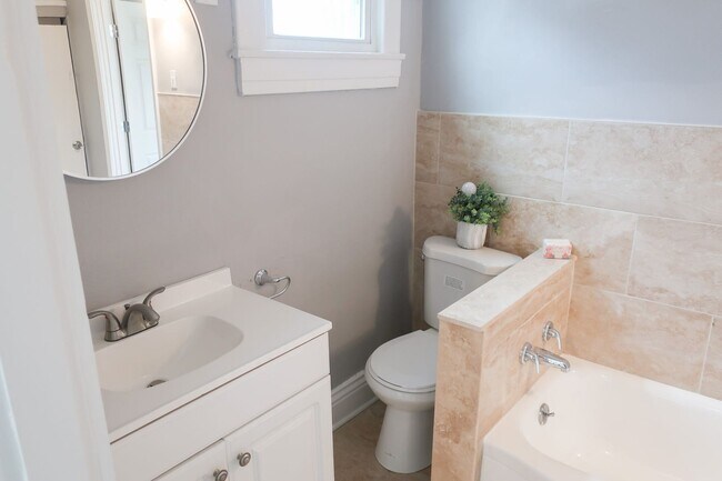 Building Photo - 3 br, 2 bath House - 1627 Lee Court