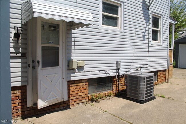 Building Photo - 3629 W 130th St