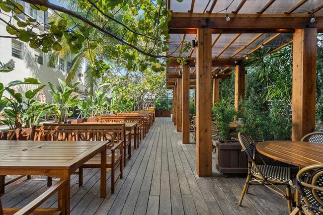 Building Photo - 1700 Alton Rd