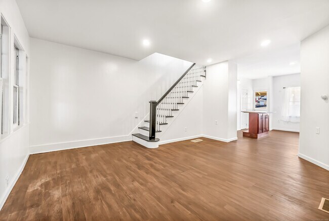 Building Photo - 236 Wood St