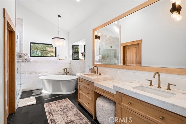 Building Photo - 595 Waterford Ave