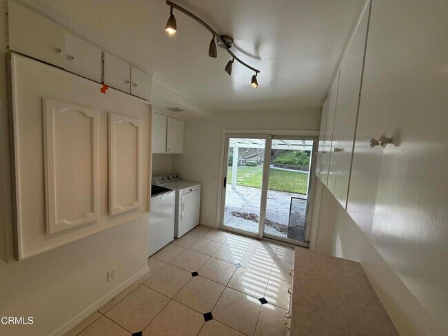 Building Photo - 620 Trueno Ave