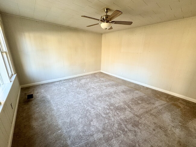 Building Photo - Reduced - Charming 3-Bed, 2-Bath Home in W...